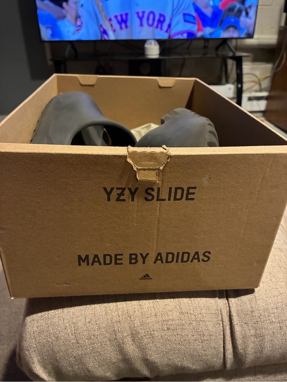 Size 11 Adidas Yeezy Slide Onyx - Picture 6 of 8